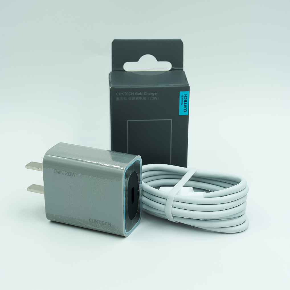 Cargador Cuktech 20w GaN con cable tipo C-C